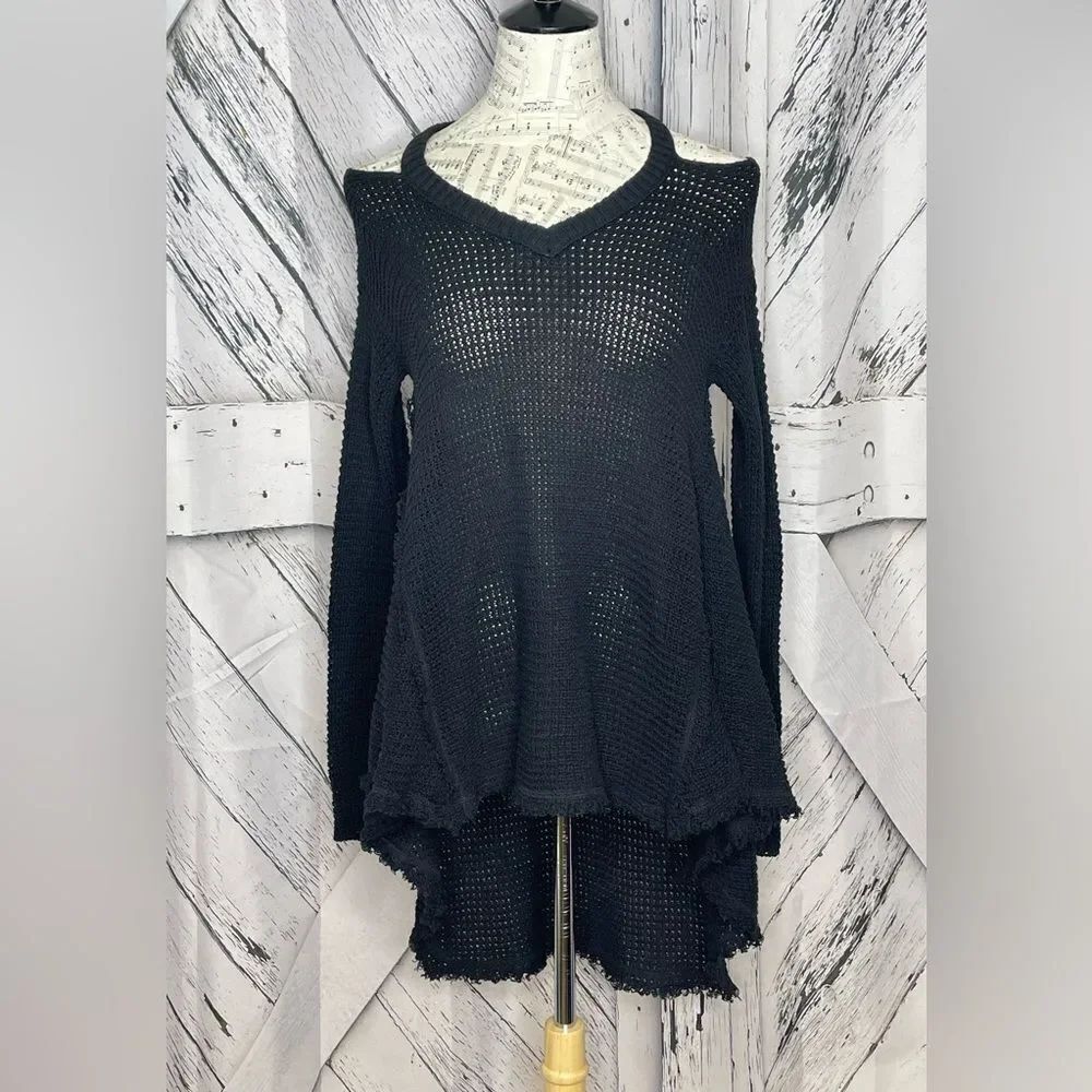 Elan High/Low V-Neck Sweater Cold Shoulder M
